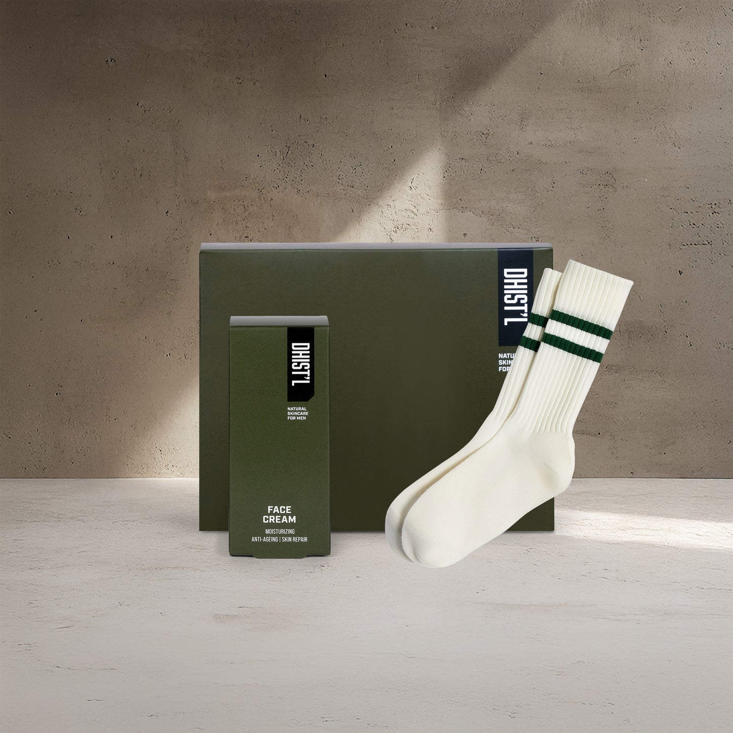 GIFT BOX | FACE CREAM 50ML + MEN SOCKS